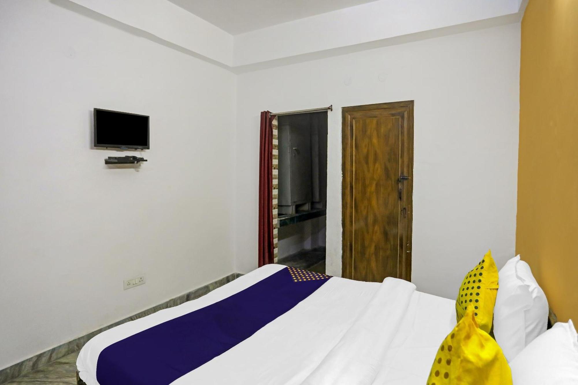 Spot On Raj Hotel Vip Near Worlds Of Wonder Kālkāji Devi Eksteriør billede